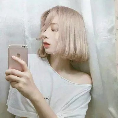 比基尼琼斯和爱的圣殿